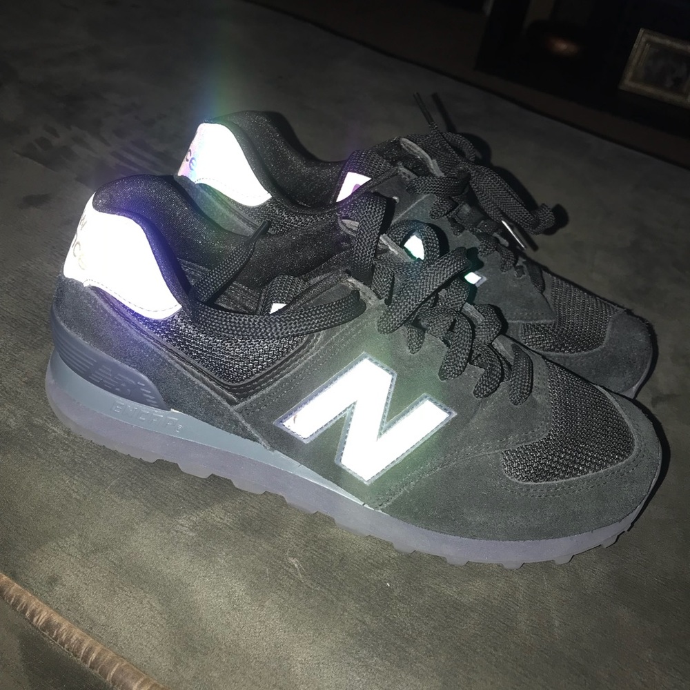 574 New Balance Black/Black reflections